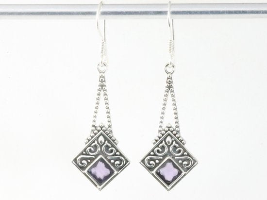 Bewerkte zilveren oorbellen met amethist afbeelding 4