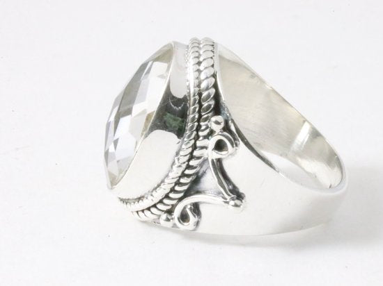 Bewerkte zilveren ring met bergkristal afbeelding 2