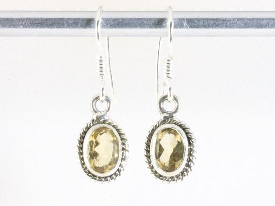 Fijne bewerkte zilveren oorbellen met citrien afbeelding 3