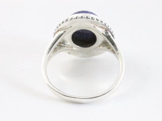 Bewerkte zilveren ring met lapis lazuli afbeelding 3