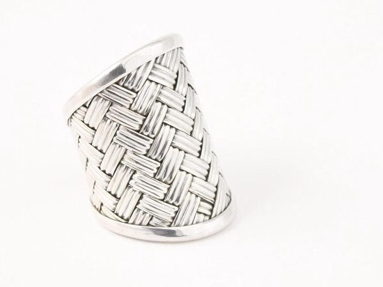 Langwerpige gevlochten zilveren ring afbeelding 1