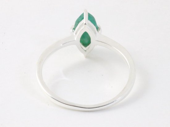 Fijne hoogglans zilveren ring met smaragd afbeelding 3