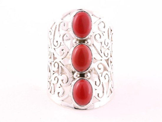 Langwerpige opengewerkte zilveren ring met rode koraal steen afbeelding 3
