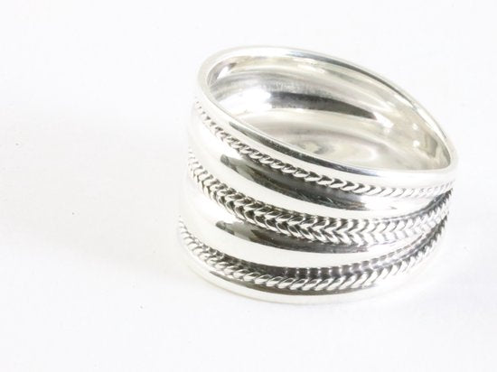 Brede hoogglans zilveren ring met kabelpatronen afbeelding 2