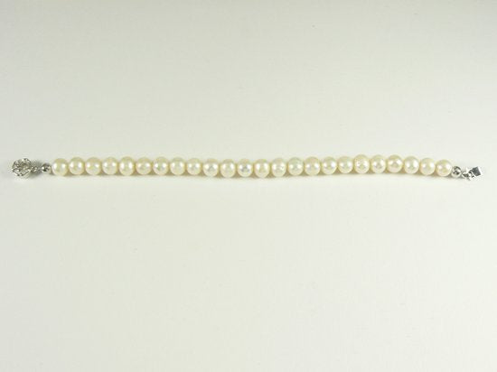 Armband met natuurlijke witte zoetwater parels en zilveren sluiting afbeelding 3