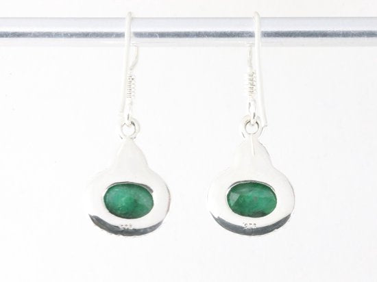 Fijne bewerkte zilveren oorbellen met smaragd afbeelding 3