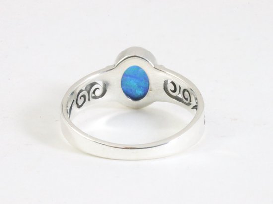 Fijne opengewerkte zilveren ring met blauwe opaal afbeelding 3