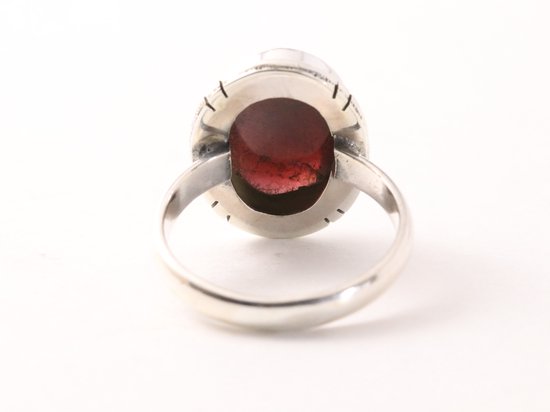Ovale zilveren ring met granaat afbeelding 3