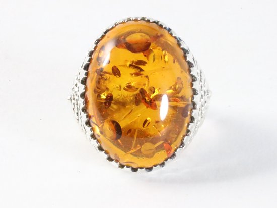 Zware bewerkte zilveren ring met amber afbeelding 4