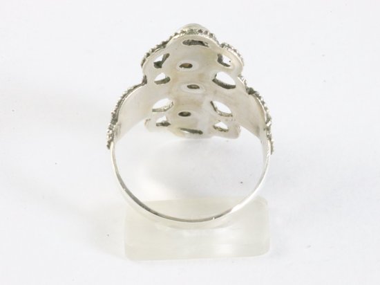 Bewerkte zilveren ring met 3 rozenkwarts stenen afbeelding 3