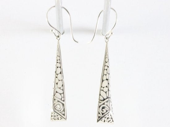 Traditionele lange bewerkte zilveren oorbellen afbeelding 2