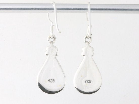 Bewerkte zilveren oorbellen met Australische opaal afbeelding 3