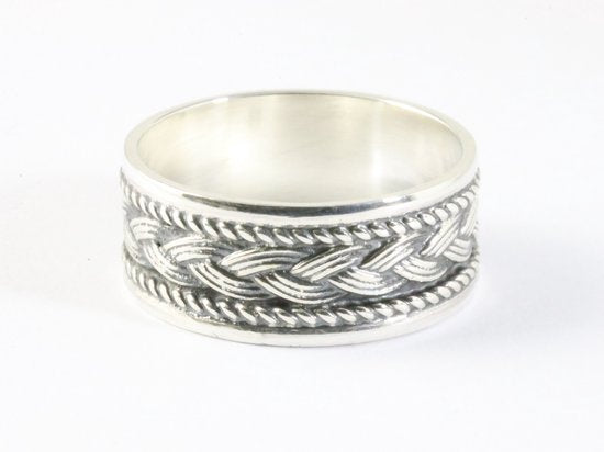 Zilveren ring met vlechtmotief en kabelpatronen afbeelding 1