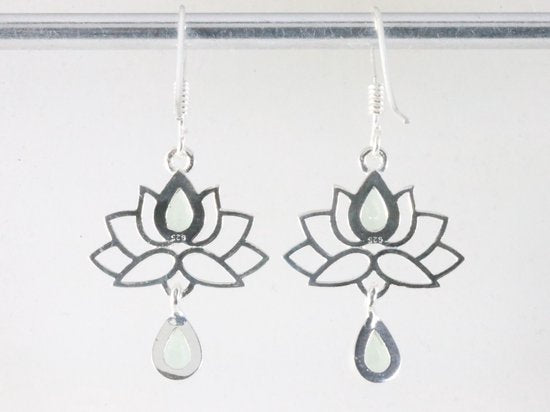 Zilveren lotus oorbellen met groene amethist afbeelding 2