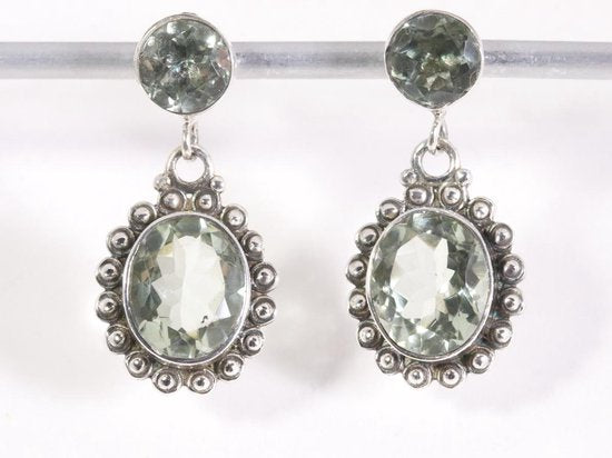 Bewerkte zilveren oorstekers met groene amethist afbeelding 4