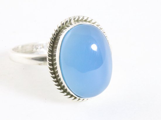 Bewerkte ovale zilveren ring met blauwe chalcedoon afbeelding 1