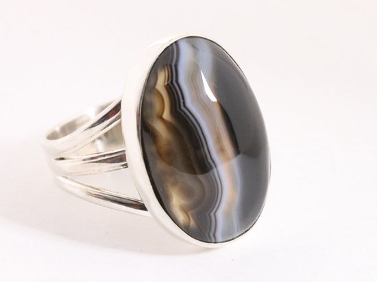 Grote ovale zilveren ring met gestreepte onyx afbeelding 1