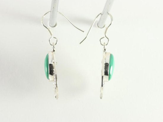 Opengewerkte zilveren oorbellen met malachiet afbeelding 2