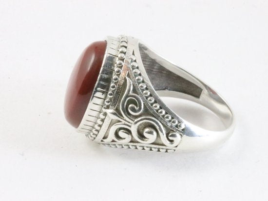 Zware bewerkte zilveren ring met rode jaspis afbeelding 2