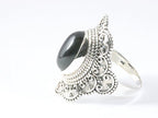 Bewerkte zilveren ring met onyx afbeelding 2