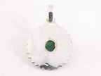 Ronde bewerkte zilveren hanger met jade afbeelding 3