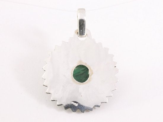 Ronde bewerkte zilveren hanger met jade afbeelding 3