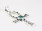 Bewerkte zilveren ankh hanger met blauwe topaas afbeelding 2