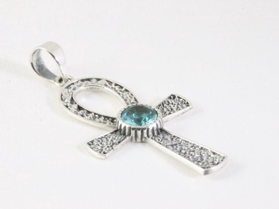Bewerkte zilveren ankh hanger met blauwe topaas afbeelding 2