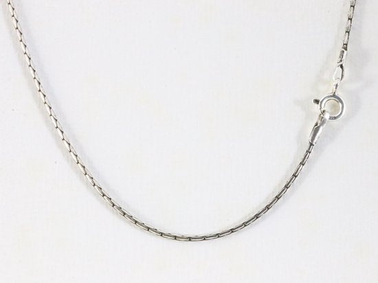 Bewerkte zilveren hanger met aquamarijn aan ketting afbeelding 4