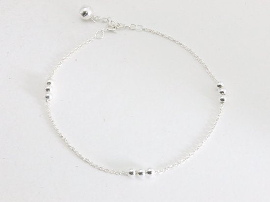 Fijne zilveren enkelband met hoogglans bolletjes afbeelding 1