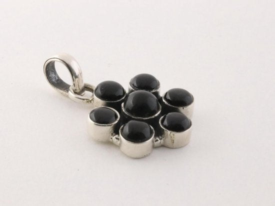 Bloemvormige zilveren hanger met onyx afbeelding 4