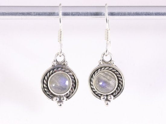 Fijne bewerkte zilveren oorbellen met labradoriet afbeelding 4