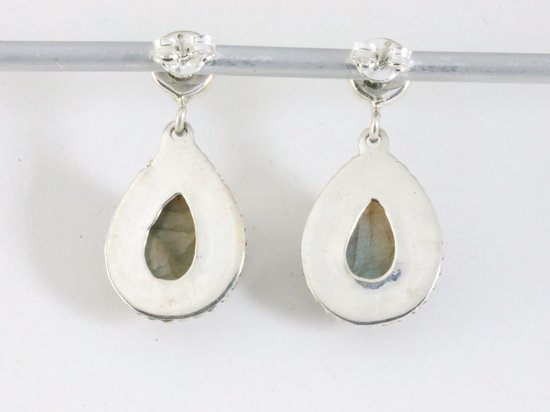 Bewerkte zilveren oorstekers met labradoriet afbeelding 3