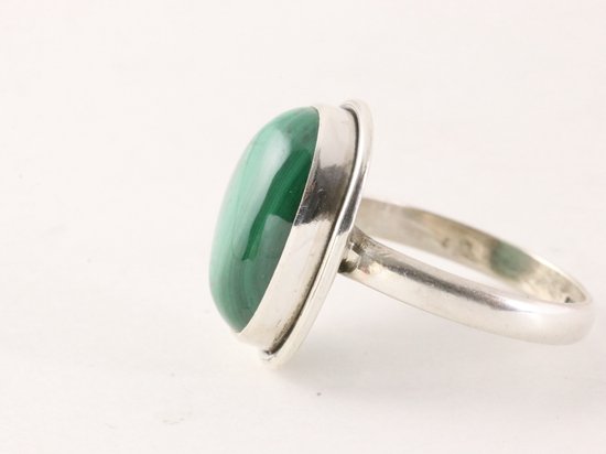 Ovale zilveren ring met malachiet afbeelding 2