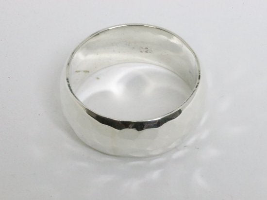 Gehamerde zilveren ring afbeelding 2