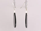 Grote druppelvormige zilveren oorbellen met onyx afbeelding 2