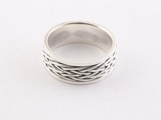 Zware zilveren geluksring met vlechtmotief afbeelding 2