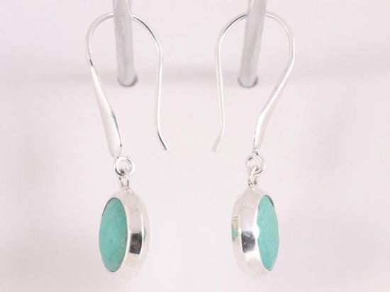 Lange hoogglans zilveren oorbellen met smaragd afbeelding 2