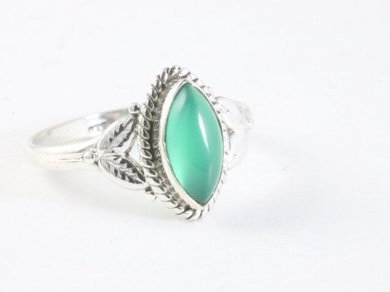 Fijne bewerkte zilveren ring met groene onyx afbeelding 1