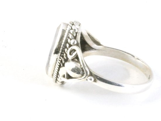 Fijne bewerkte zilveren ring met regenboog maansteen afbeelding 2