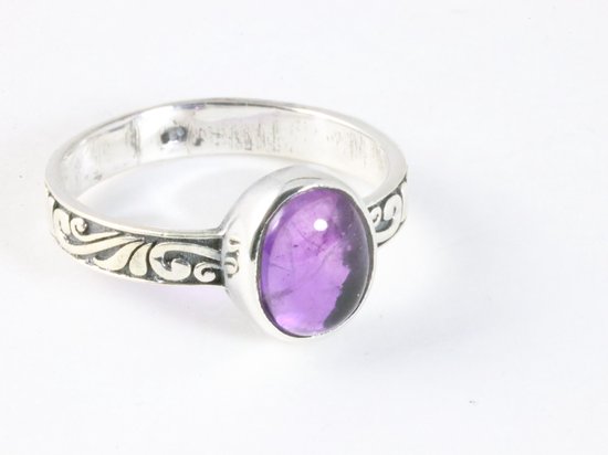 Fijne bewerkte zilveren ring met amethist afbeelding 1
