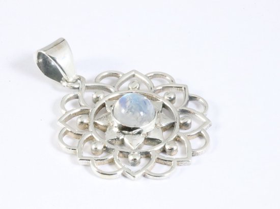 Opengewerkte zilveren hanger met regenboog maansteen afbeelding 2