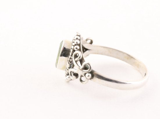 Fijne opengewerkte zilveren ring met peridoot afbeelding 2