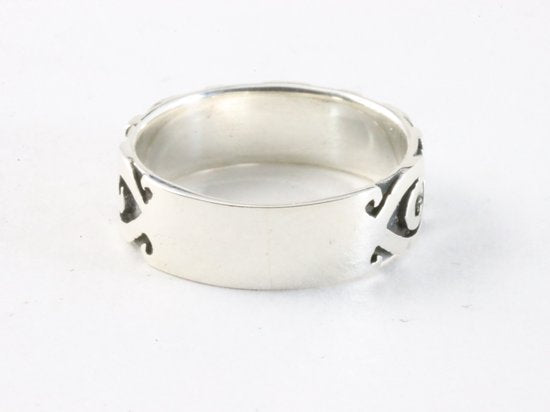 Zilveren ring met fantasie gravering afbeelding 3