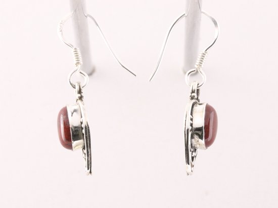Fijne bewerkte zilveren oorbellen met rode jaspis afbeelding 2