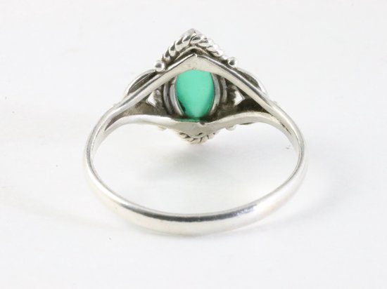 Fijne bewerkte zilveren ring met groene onyx afbeelding 3