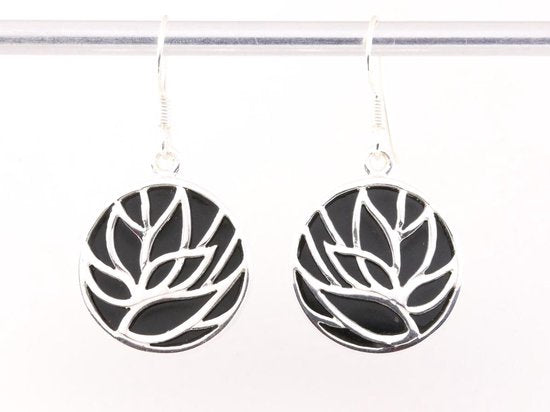 Ronde zilveren lotus oorbellen op onyx afbeelding 4
