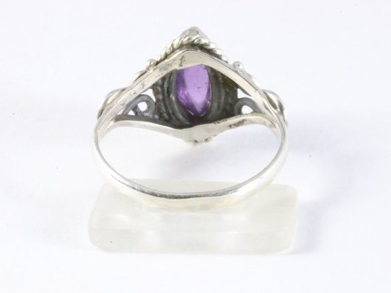 Fijne bewerkte zilveren ring met amethist afbeelding 3