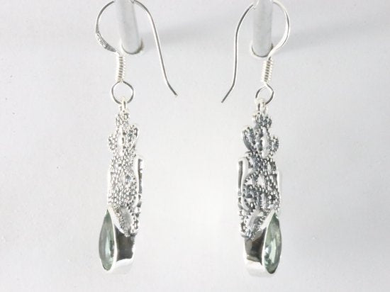 Opengewerkte zilveren oorbellen met groene amethist afbeelding 2