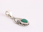 Fijne opengewerkte zilveren hanger met smaragd aan ketting afbeelding 2